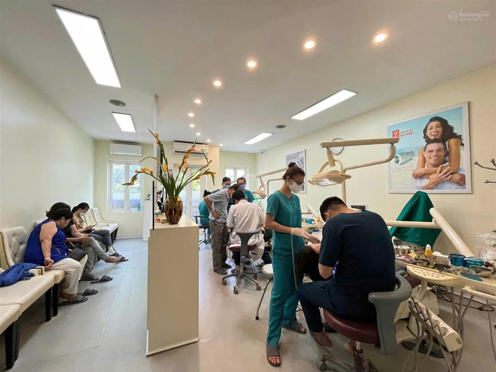Cho thuê nhà mặt phố 49 kim mã dt 85m2 mặt tiền 6m, 5 tầng có thang máy giá 52 tr/th