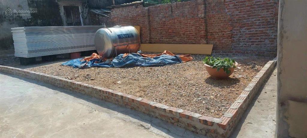 Cần tiền đáo hạn ngân hàng nên bán gấp lô đất thổ cư rất đẹp, dt 55m giá chỉ 2,1 tỷ.  0981 782 ***