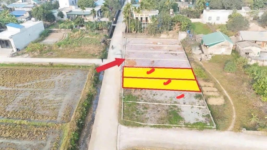 Bán đất thổ cư, diện tích 77m, mặt tiền 5m, vuông đẹp
đường rộng 7m, giá chỉ 15,6 triệu đồng /m2.