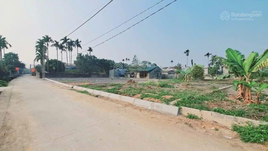 Bán đất thổ cư, diện tích 77m, mặt tiền 5m, vuông đẹp
đường rộng 7m, giá chỉ 15,6 triệu đồng /m2.