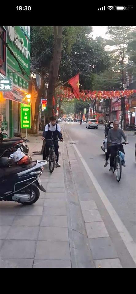Bán nhà mặt phố bắc sơn, thị trấn chúc sơn. kinh doanh đỉnh. khu phố sầm uất. dt 148m, mt 6m