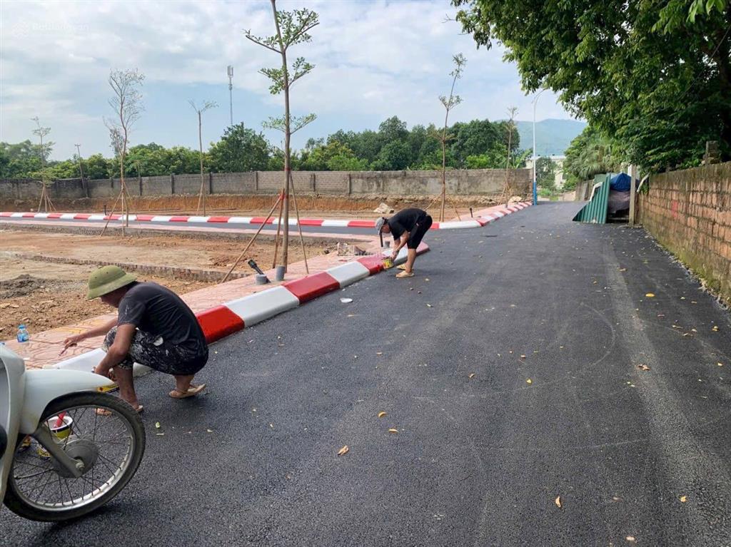 Bán đất thổ cư tại xuân mai, chương mỹ hà nội
diện tích 80m, mặt tiền 5m, vuông đẹp, ô tô tận nơi