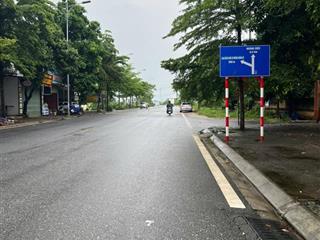 Bán đất mặt đường máng 7 ngã tư chợ cống, thị trấn chúc sơn. diện tích 72m giá 6,5 tỷ. đường 10m.