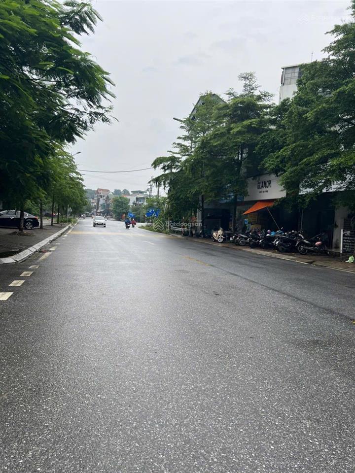 Bán đất mặt đường máng 7 ngã tư chợ cống, thị trấn chúc sơn. diện tích 72m giá 6,5 tỷ. đường 10m.