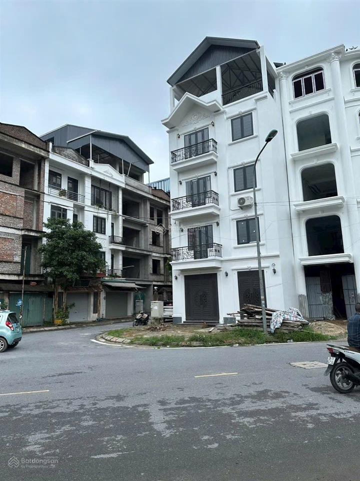 Bán nhà liền kề 4,5 tầng hoàn thiện thô tại lộc ninh, thị trấn chúc sơn. diện tích 68m², giá 11 tỷ