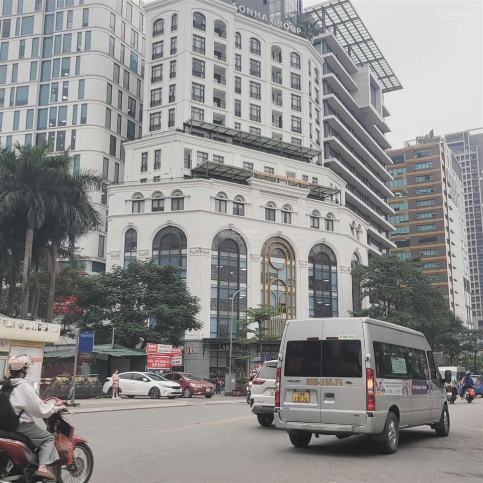 Đẳng cấp mặt phố đường cầu giấy  building hạng a  lô góc 3 mặt thoáng