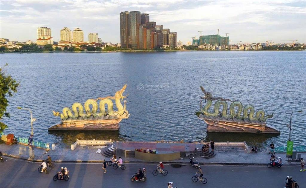 Tòa văn phòng hạng sang lạc long quân, view hồ tây, 9 tầng có hầm, vị trí cực đắc địa
