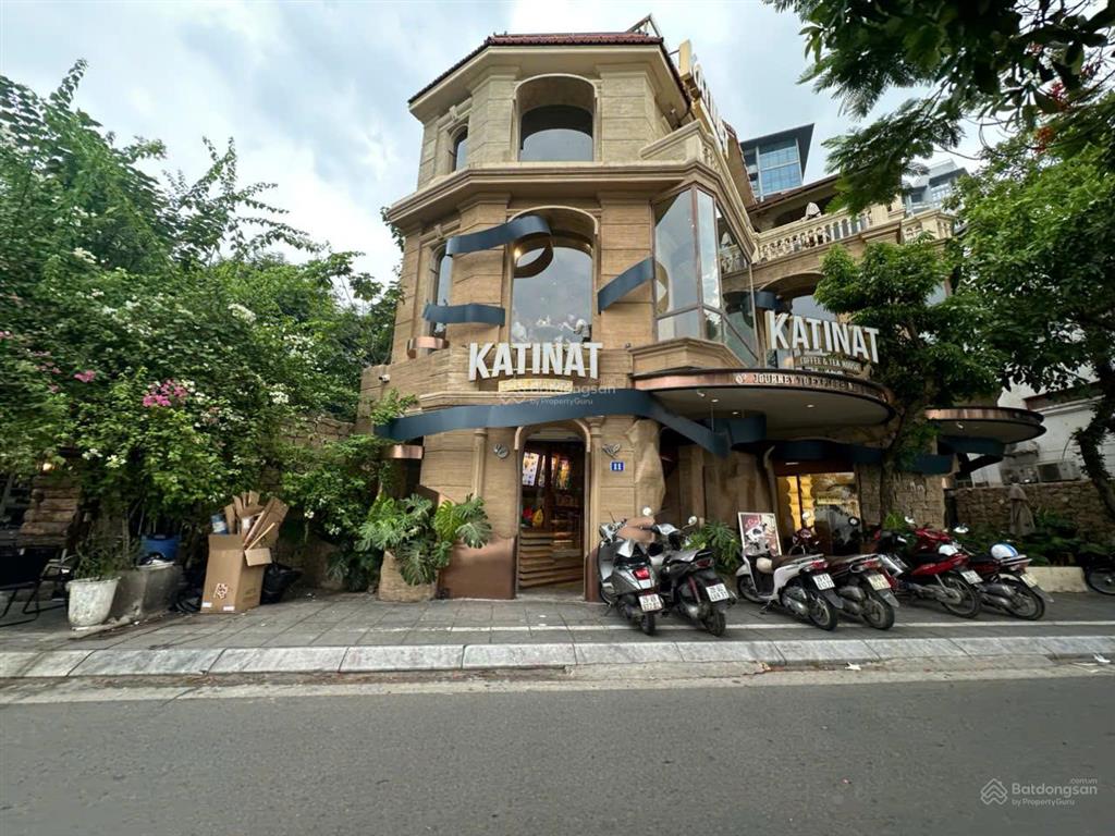 Biệt thự vip kđt mới dịch vọng, view công viên, hầm rộng để ô tô, khu nhà vip cầu giấy