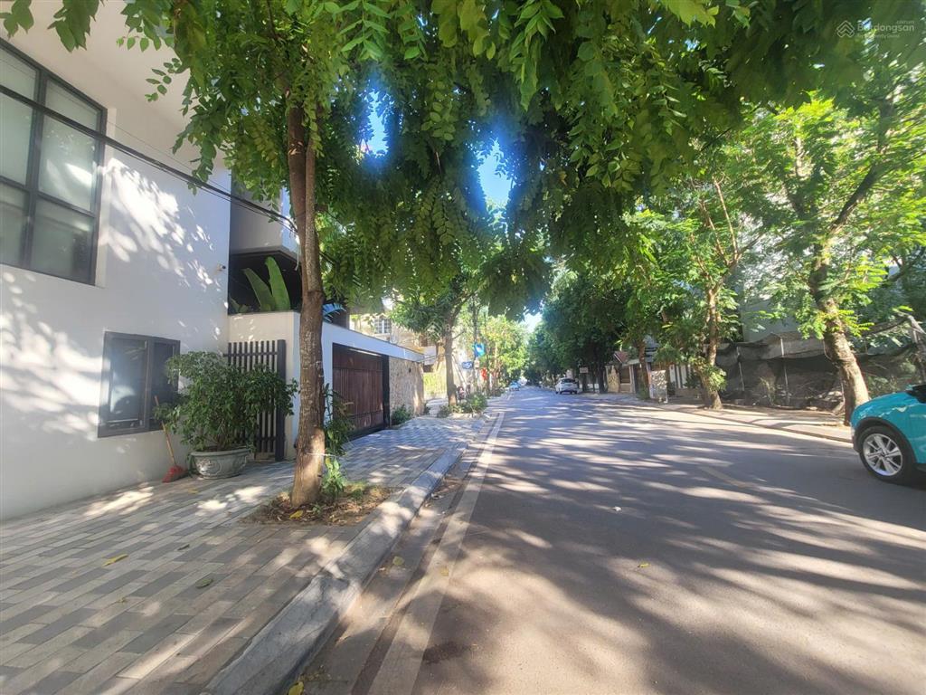 Siêu phẩm phố núi trúc, lô góc mặt tiền khủng, vị trí vàng ba đình, hiếm nhà bán