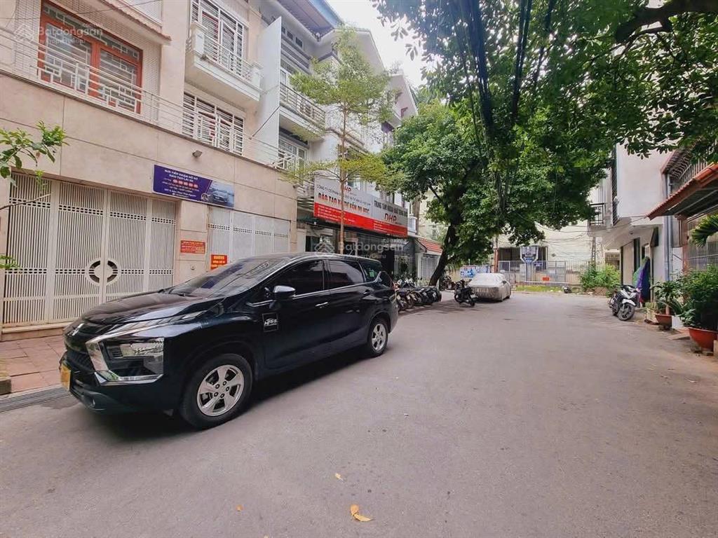 Tòa văn phòng đẳng cấp cầu giấy phố tô hiệu, lô góc 2 mặt tiền, hầm ô tô, ô tô tránh