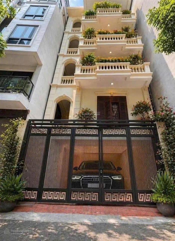 Hạ giá cực tốt! nhà đất phân lô lạc long quân, gara ô tô, mặt tiền rộng, vị trí đẹp tây hồ