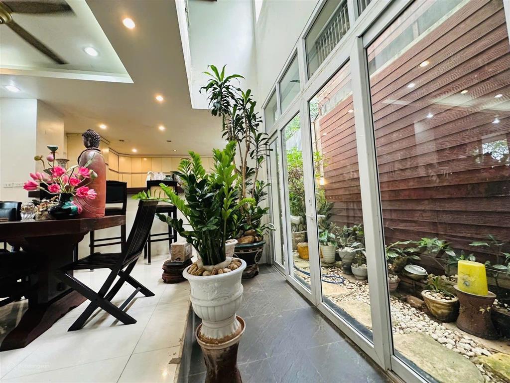 Hạ sâu 2 tỷ! kđt mới dịch vọng, tòa văn phòng 7 tầng, có hầm, vị trí vip cầu giấy