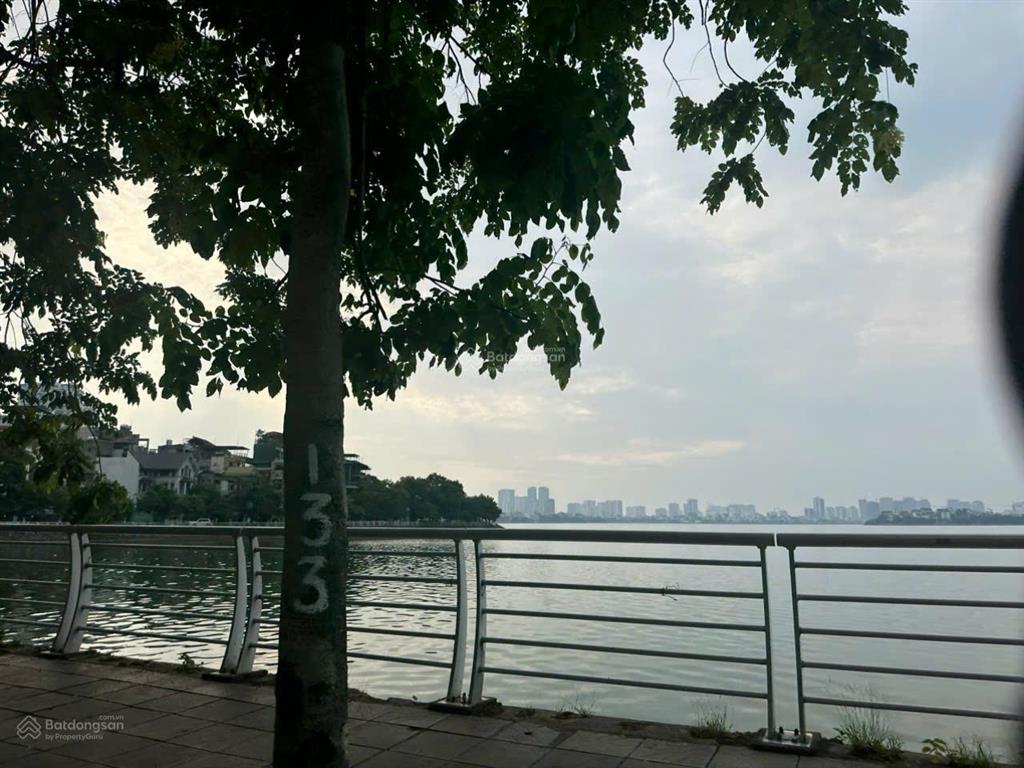 Nhà đẹp phố đồng cổ, gần hồ tây, thiết kế đẳng cấp, thang máy, vị trí đáng sống bậc nhất