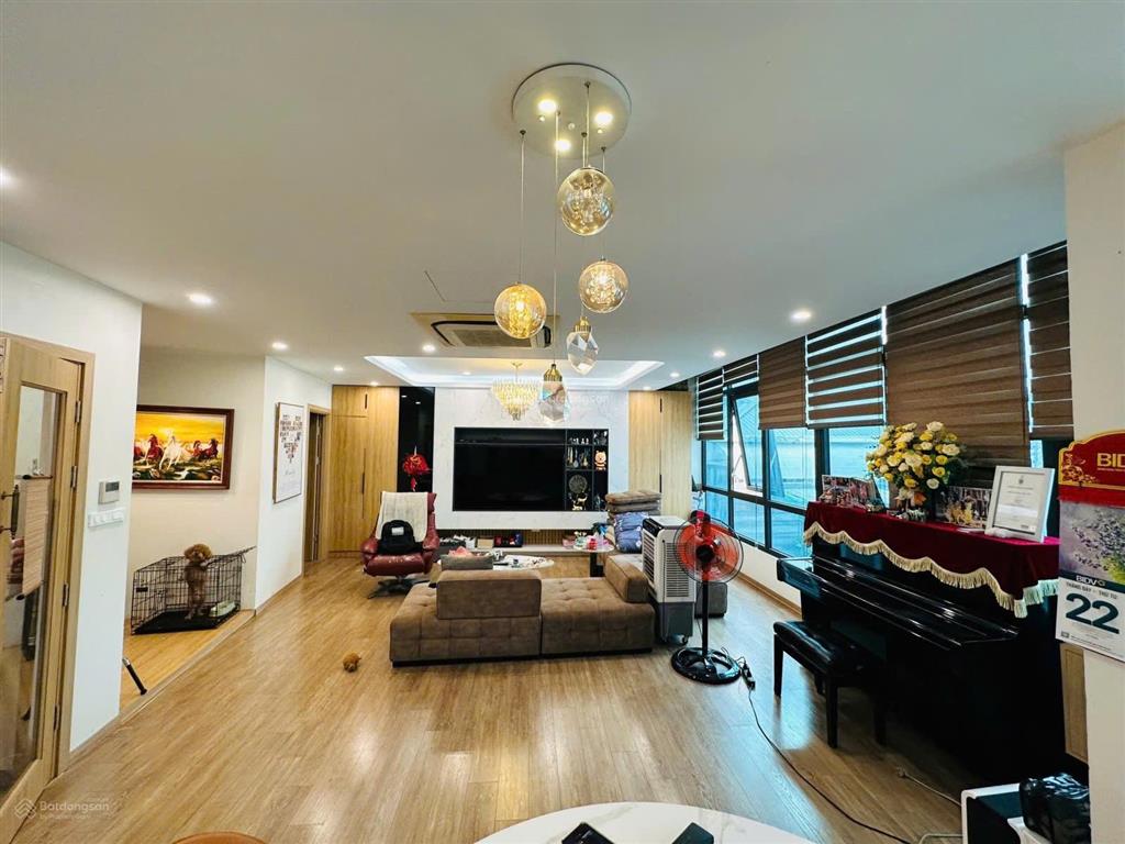 Hàng hiếm phố văn cao, thang máy, thiết kế hiện đại, vị trí đáng sống bậc nhất