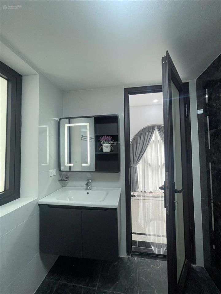 Hàng hiếm phố văn cao, thang máy, thiết kế hiện đại, vị trí đáng sống bậc nhất