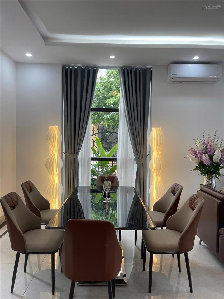 Mặt phố tây hồ vip nhất quận tây hồ, khu phố tây, sầm uất nhất hà nội