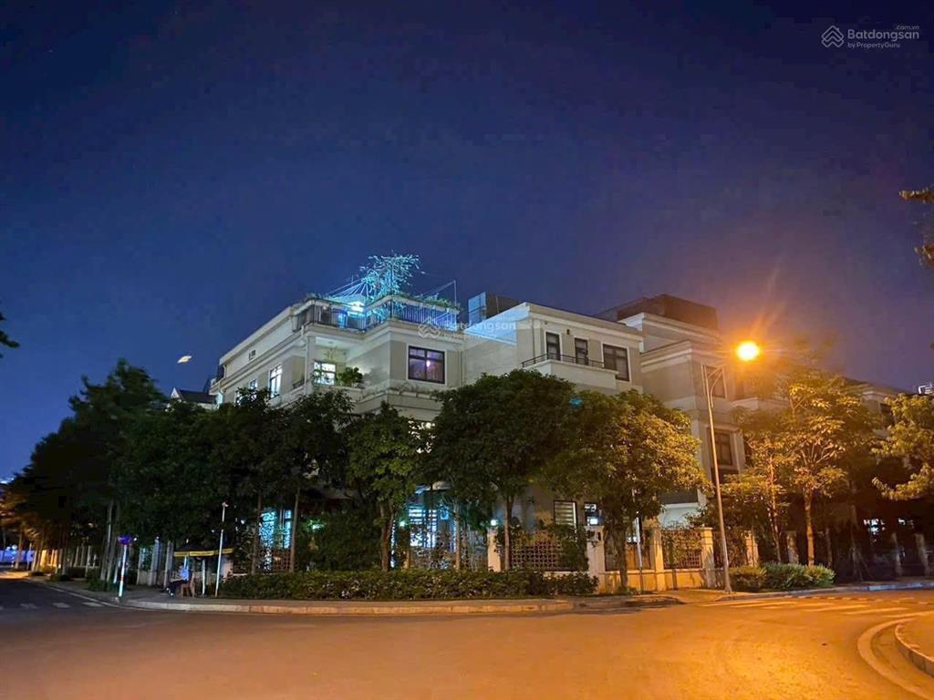 Biệt thự lô góc starlake,mặt tiền 37m,sân vườn bao quanh, nội thất cao cấp,không gian sống đẳng cấp