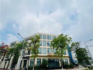 Shophouse lô góc starlake, hai mặt thoáng, thang máy, full nội thất cao cấp, vị trí vàng