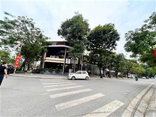 Bán gấp đất đấu giá vườn đào, mặt tiền 15m, đối diện quảng trường lotte mall tây hồ