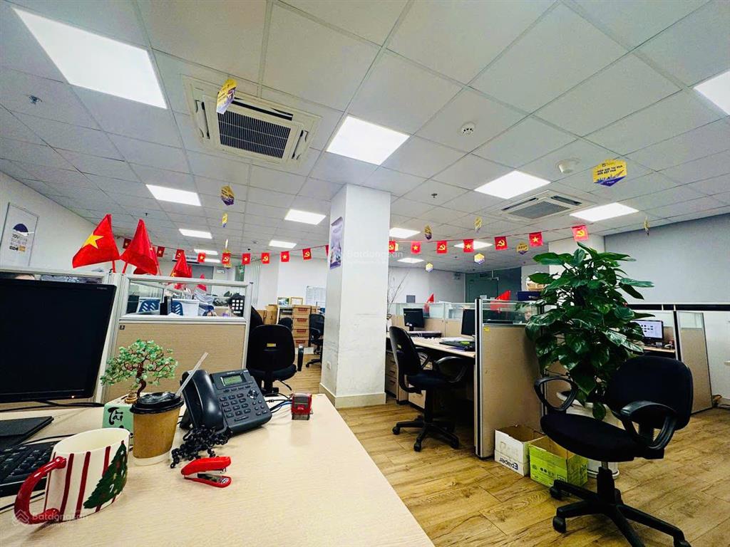 Bán tòa nhà 450m2x9 tầng mt 14m dòng tiền 6 tỷ bạch mai
