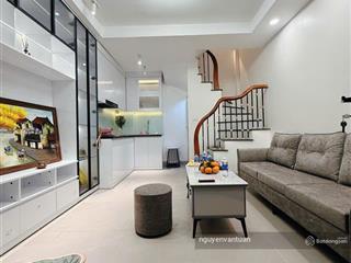 Trung tâm văn miếu quốc tử giám, 20m ra phố ,full nội thất ở ngay