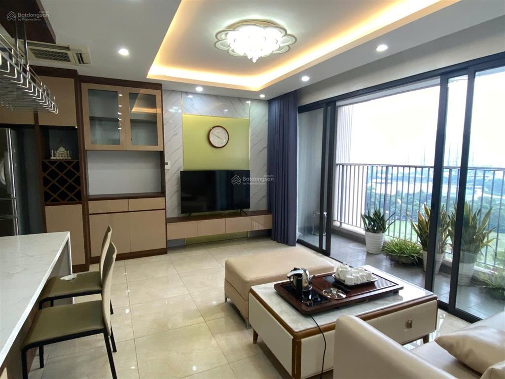 Chính chủ bán gấp căn hộ 3pn+2wc, 95m2 tại c6 vinhomes d'capitale, giá 12.5 tỷ full đồ, bc đông nam