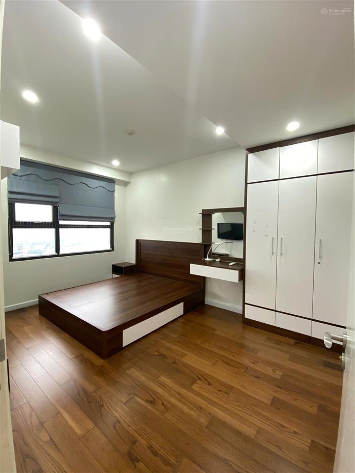 Chính chủ bán gấp căn hộ 3pn+2wc, 95m2 tại c6 vinhomes d'capitale, giá 12.5 tỷ full đồ, bc đông nam