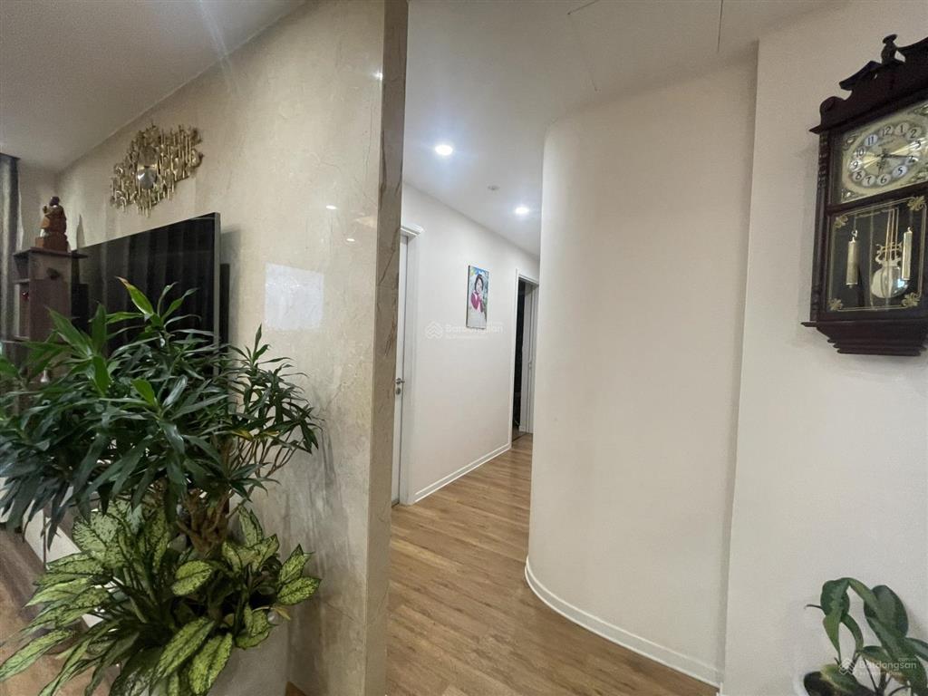 Giảm sâu! chính chủ bán gấp 2 căn hộ đẹp tại vinhomes d'capitale, giá tốt, sổ hồng lâu dài