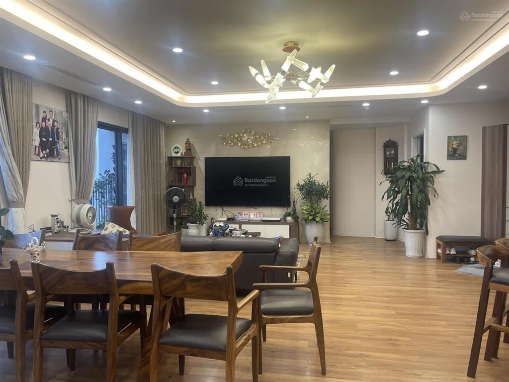 Giảm sâu! chính chủ bán gấp 2 căn hộ đẹp tại vinhomes d'capitale, giá tốt, sổ hồng lâu dài