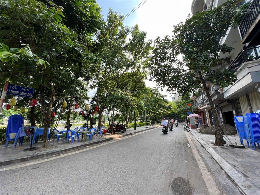 Bán nhà ở tô ngọc vân, tây hồ, 244m 4 tầng sổ đỏ chính chủ