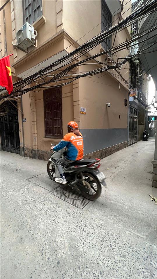 Bán nhà riêng 30m2 x 6t ngõ 105/325 kim ngưu, oto đỗ cửa, ngõ thông, giá 7,49 tỷ, giảm giá sâu