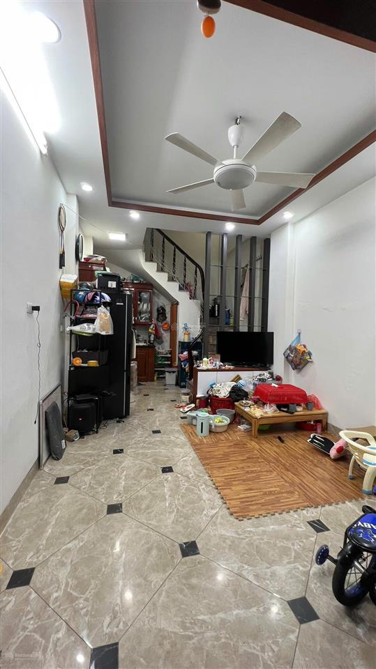 Bán nhà riêng 25m2 x 6t ngõ 105/325 kim ngưu, ô tô đỗ cửa, ngõ thông, giá 6.9 tỷ, giảm giá sâu