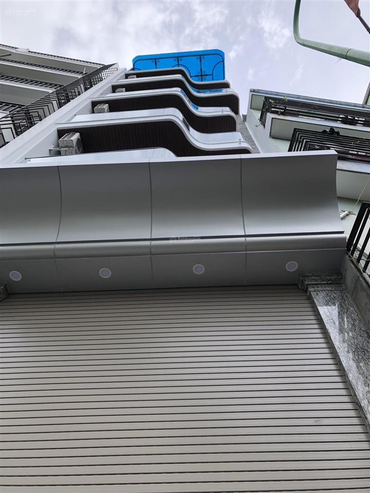 Bán nhà mặt phố bờ sông sét, 65m2x7t thang máy, oto vào nhà kd, buôn bán, vphòng cực tốt, 29,8 tỷ