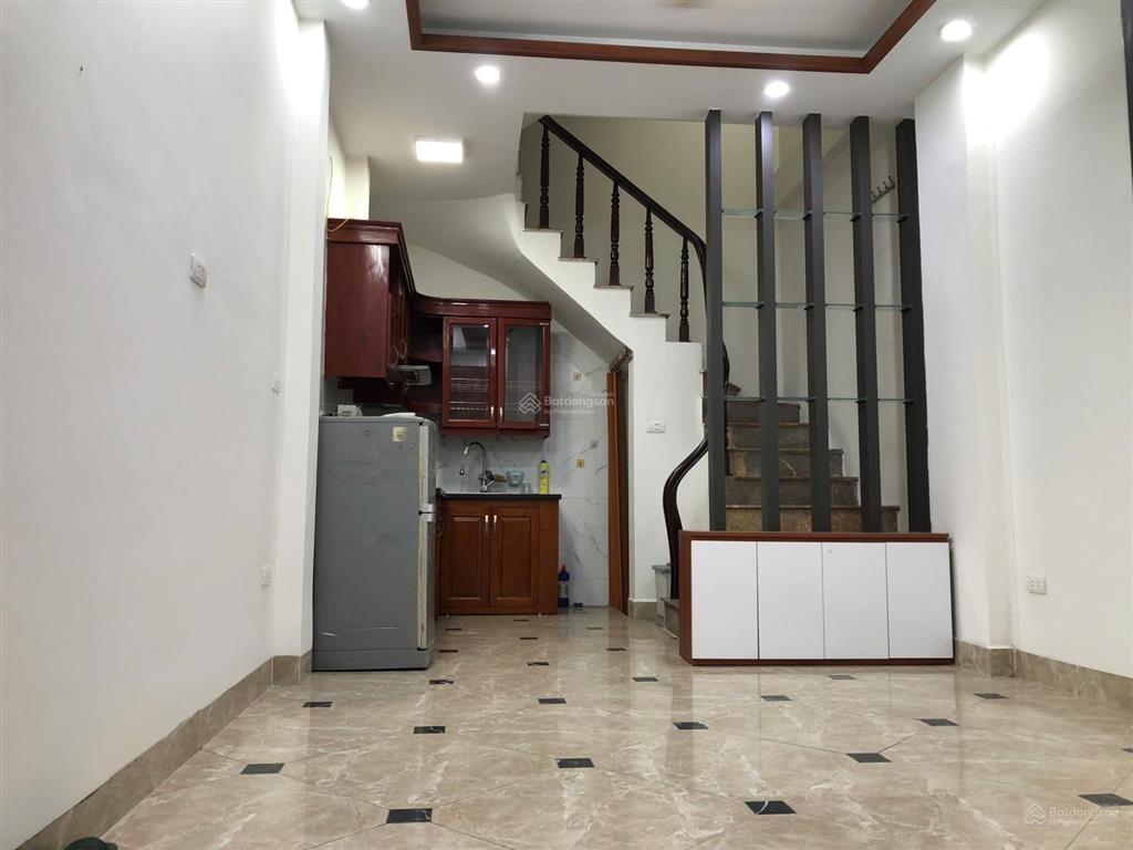 Bán nhà riêng 30m2 x 6t ngõ 105/325 kim ngưu, ô tô đỗ gần, ngõ thông, giá 5,9 tỷ, giảm giá cực sâu