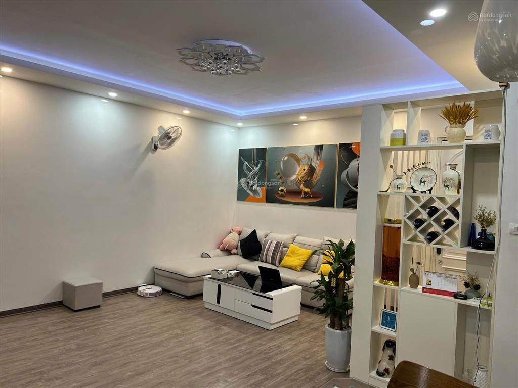 93,5tr/m2 để mua cc 18t2 thnc căn số 7 tầng đẹp, đường lê văn lương, đã sửa chữa sổ đỏ 95m2.