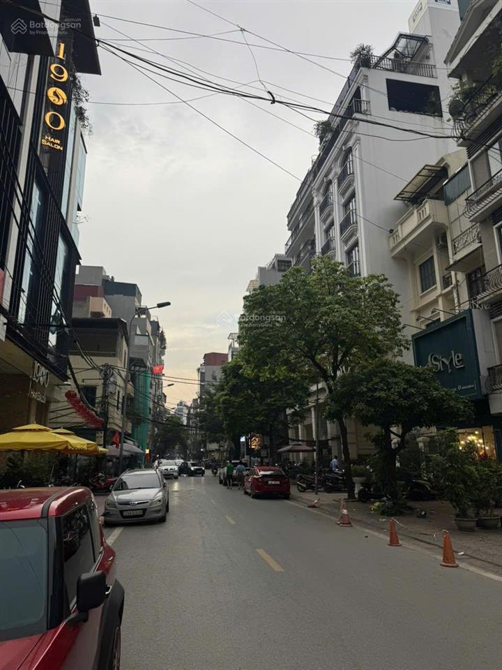 Nhỉnh 15tỷ cực hiếm nhà 2t mặt phố đại yên 279 đội cấn ba đình oto tránh vỉa hè dt 55m2 mt 4m