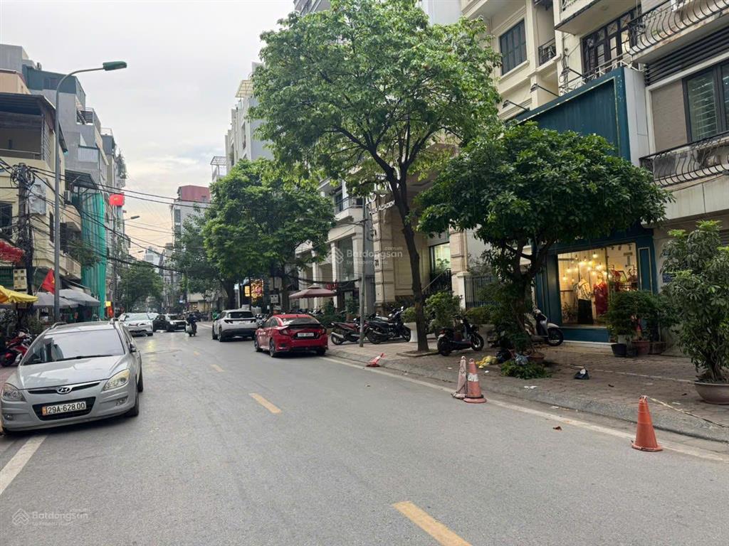 Nhỉnh 15tỷ cực hiếm nhà 2t mặt phố đại yên 279 đội cấn ba đình oto tránh vỉa hè dt 55m2 mt 4m