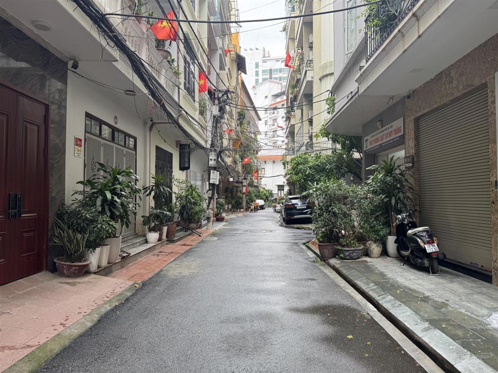 Ngõ 19 liễu giai đất vàng khổ hiếm 2 mặt ngõ giá đầu tư giữ tiền, dt 109/120m2 mt 6,5m oto ra vào