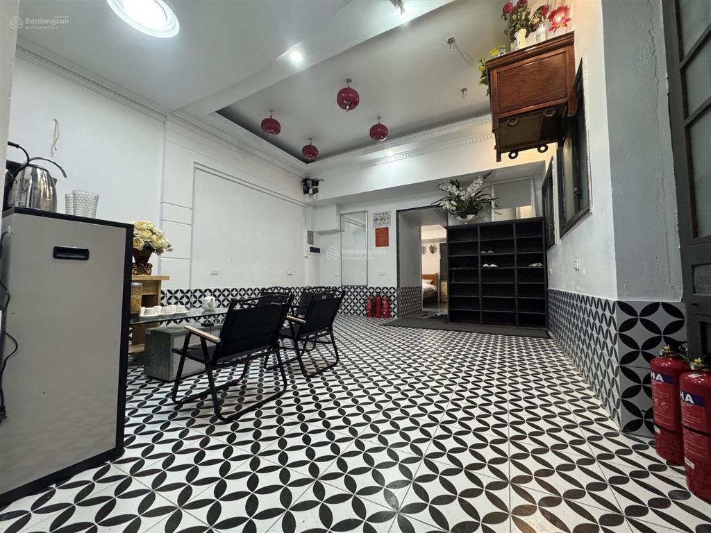 7,8 tỷ nhà 3t, dt 42m2 cách mặt phố kim hoa giao xã đàn 30m ngõ ba gác tránh xe máy sát công vien