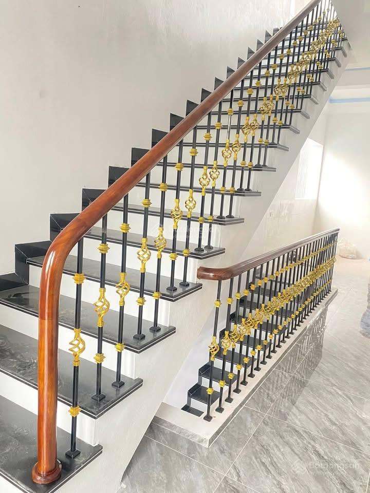 Nhà 4t phân lô ngõ 3 thái hà vf3 đỗ cửa, sát phố, dt 62m mt 5,2m nhỉnh 18tỷ siêu hiếm