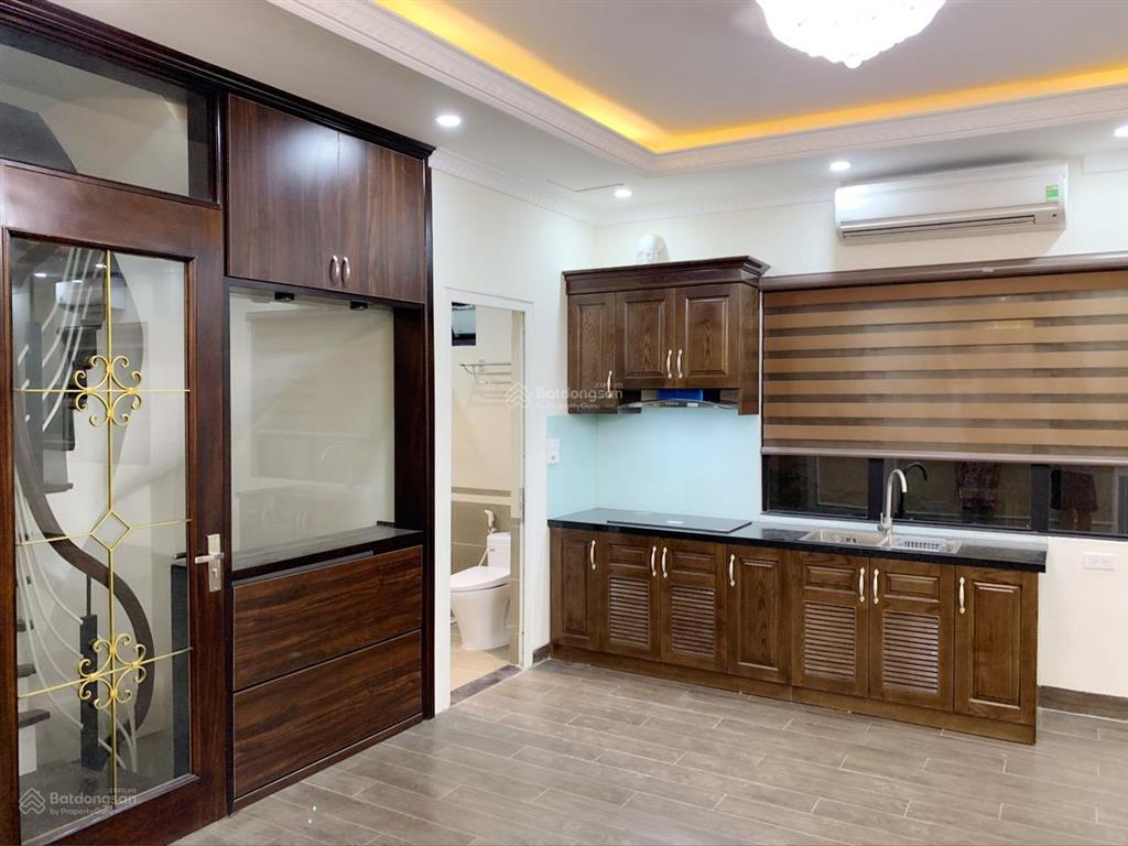 Cho thuê vp có thang máy 64m2 thông sàn tại 200 trần đại nghĩa