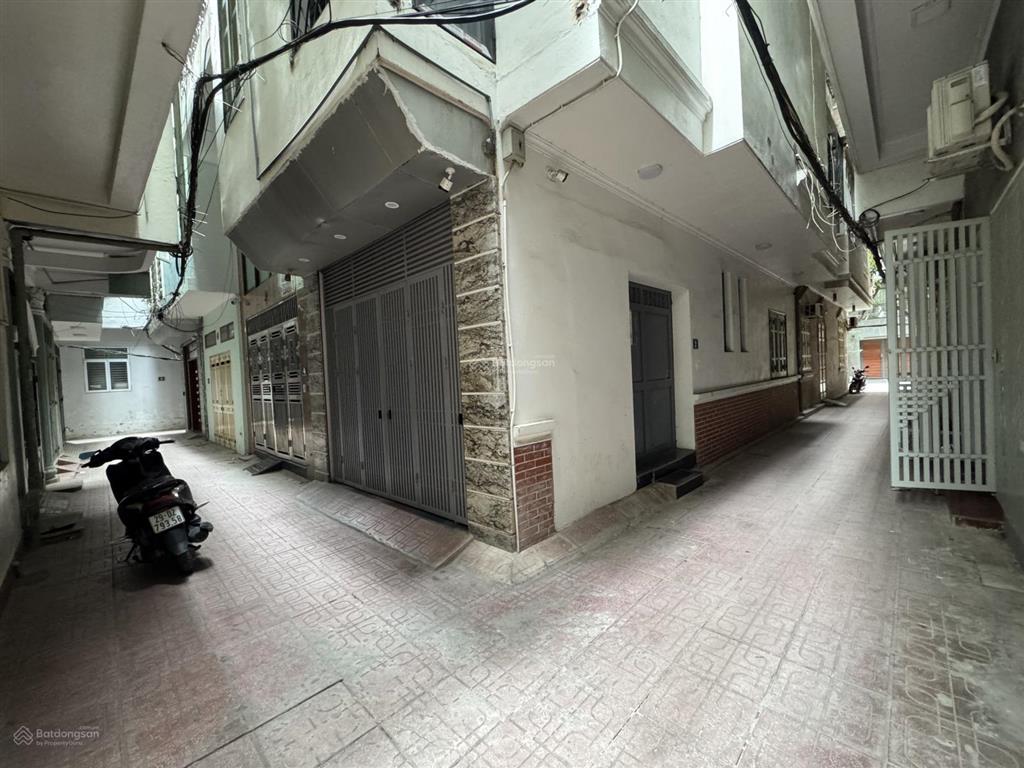 Siêu hiếm 7,99tỷ nhà 4t căn góc cách mặt phố minh khai 40m gần bạch mai, ngõ 3m dt 33/40m mt 4,8m