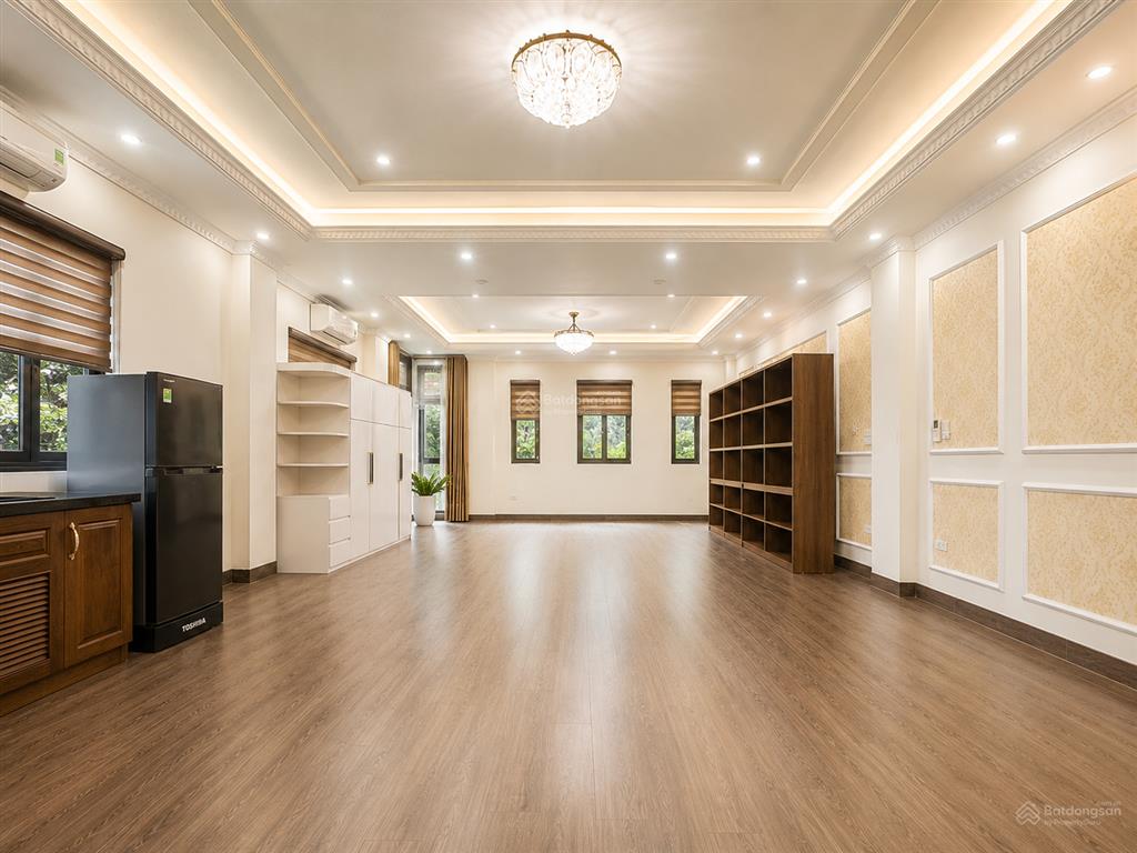 Phân lô ô tô tránh + hè ngõ thông phố vọng sang trần đại nghĩa dt 105m2 mt 9m chia 2 hoặc tòa vp