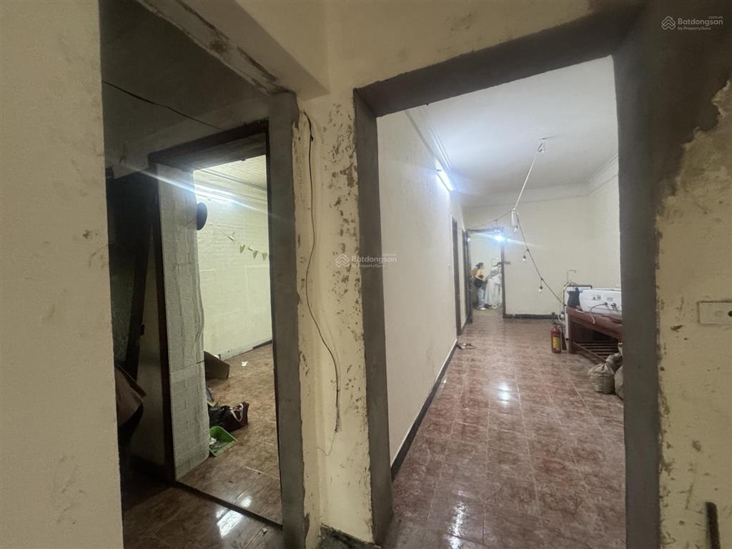 Cho thuê nhà 103 ngách 140/2 giảng võ tầng 2 thông sàn dt 90m2. riêng biệt  độc lập  khép kín