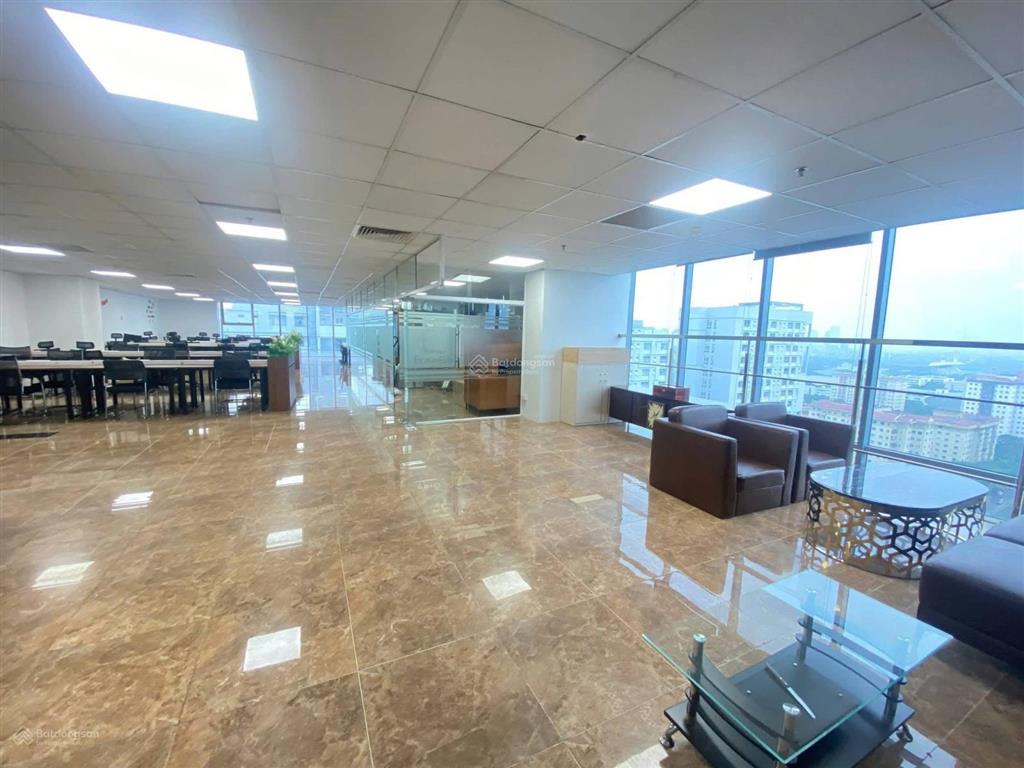 Cho thuê mặt bằng kinh doanh và sàn văn phòng đa năng dt 200m/sàn mặt phố 142b đê la thành  xã đàn
