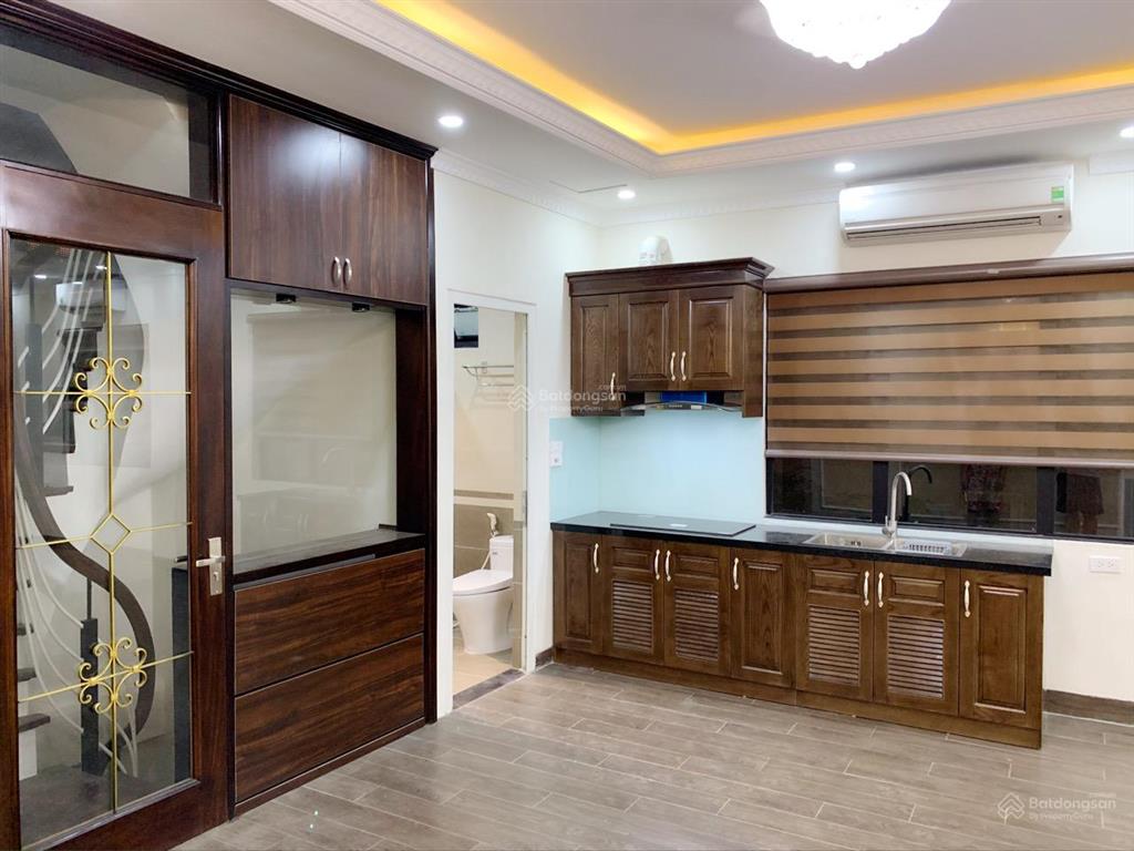 Chính chủ cho thuê văn phòng thang máy tại 200 trần đại nghĩa, 9,9tr/tháng