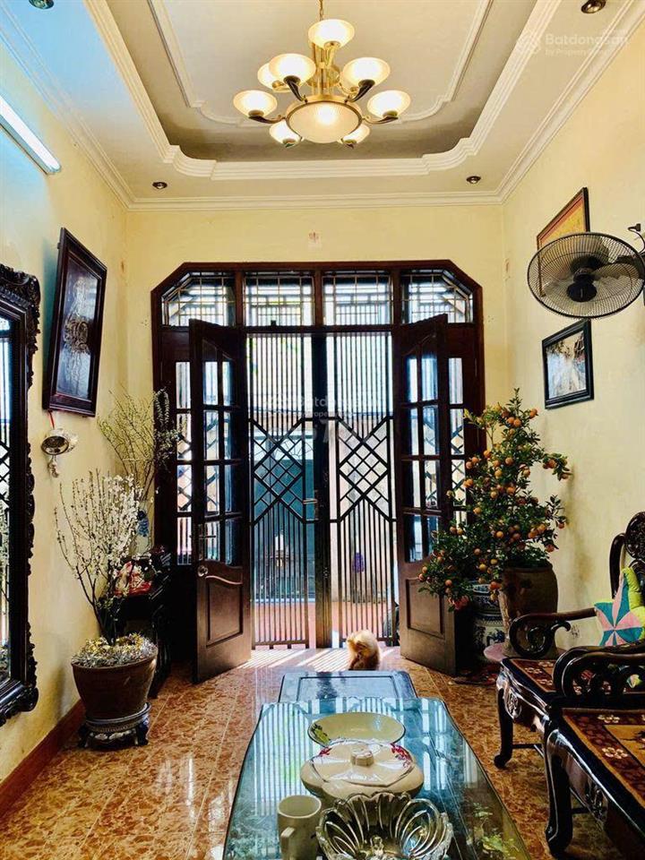 Cho thuê nhà nguyên căn diện tích 52m x 4 tầng. vảo ở ngay. giá 14 triệu/th cả nhà.  0913 036 ***
