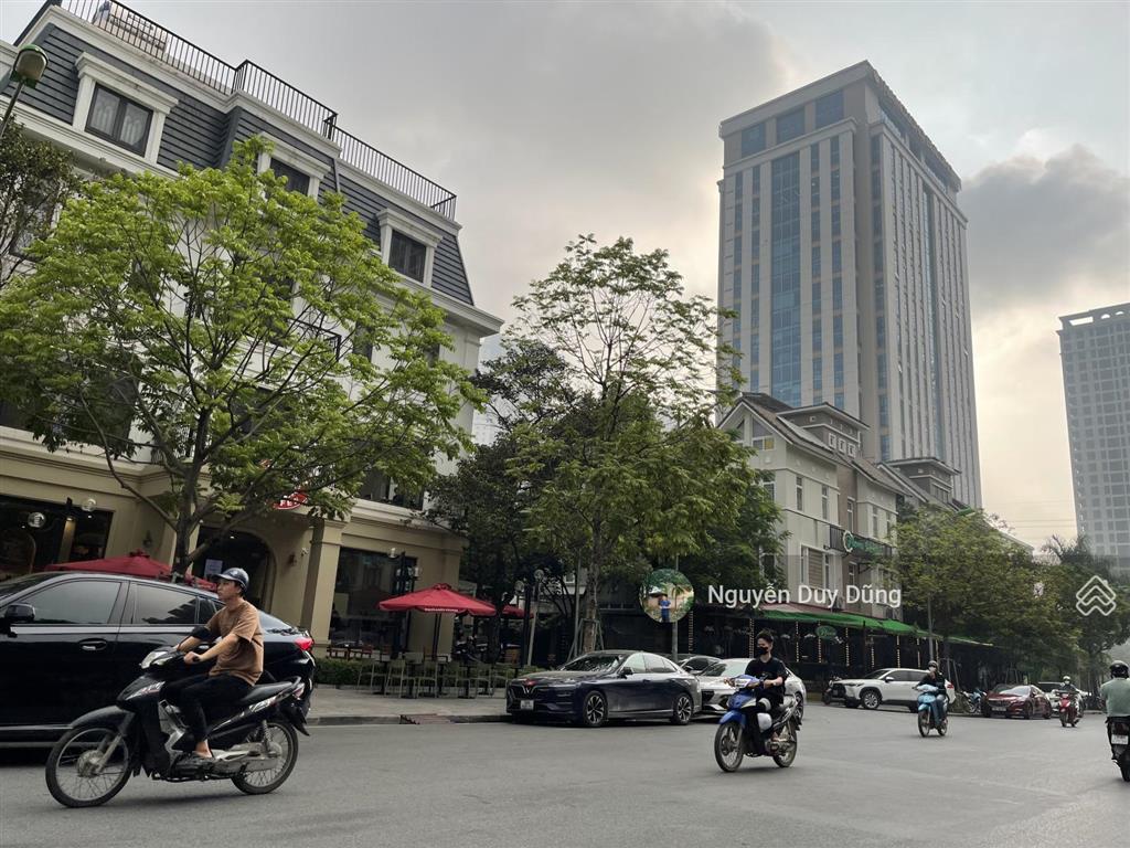 Cho thuê liền kề shophouse đường 40m, vỉa hè rộng 8m, diện tích 121m2 x 4 tầng