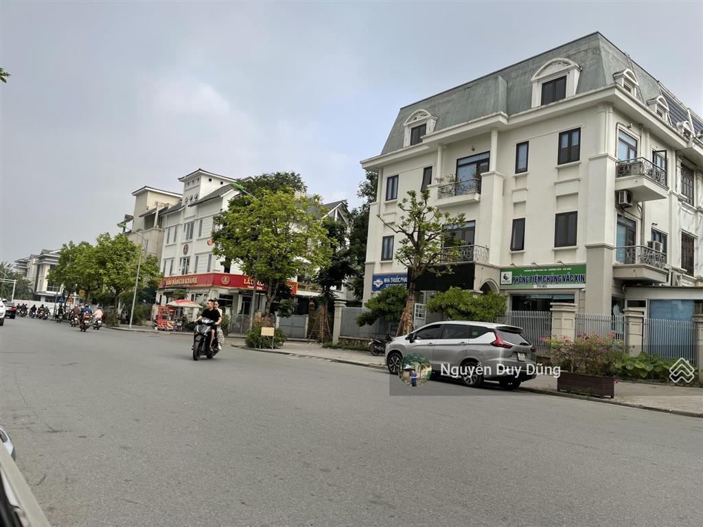 Cho thuê liền kề shophouse đường 40m, vỉa hè rộng 8m, diện tích 121m2 x 4 tầng