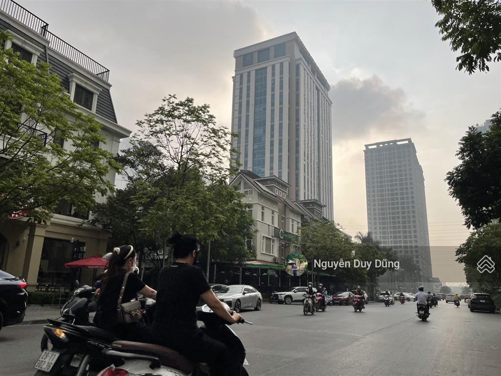 Cho thuê liền kề shophouse đường 40m, vỉa hè rộng 8m, diện tích 121m2 x 4 tầng